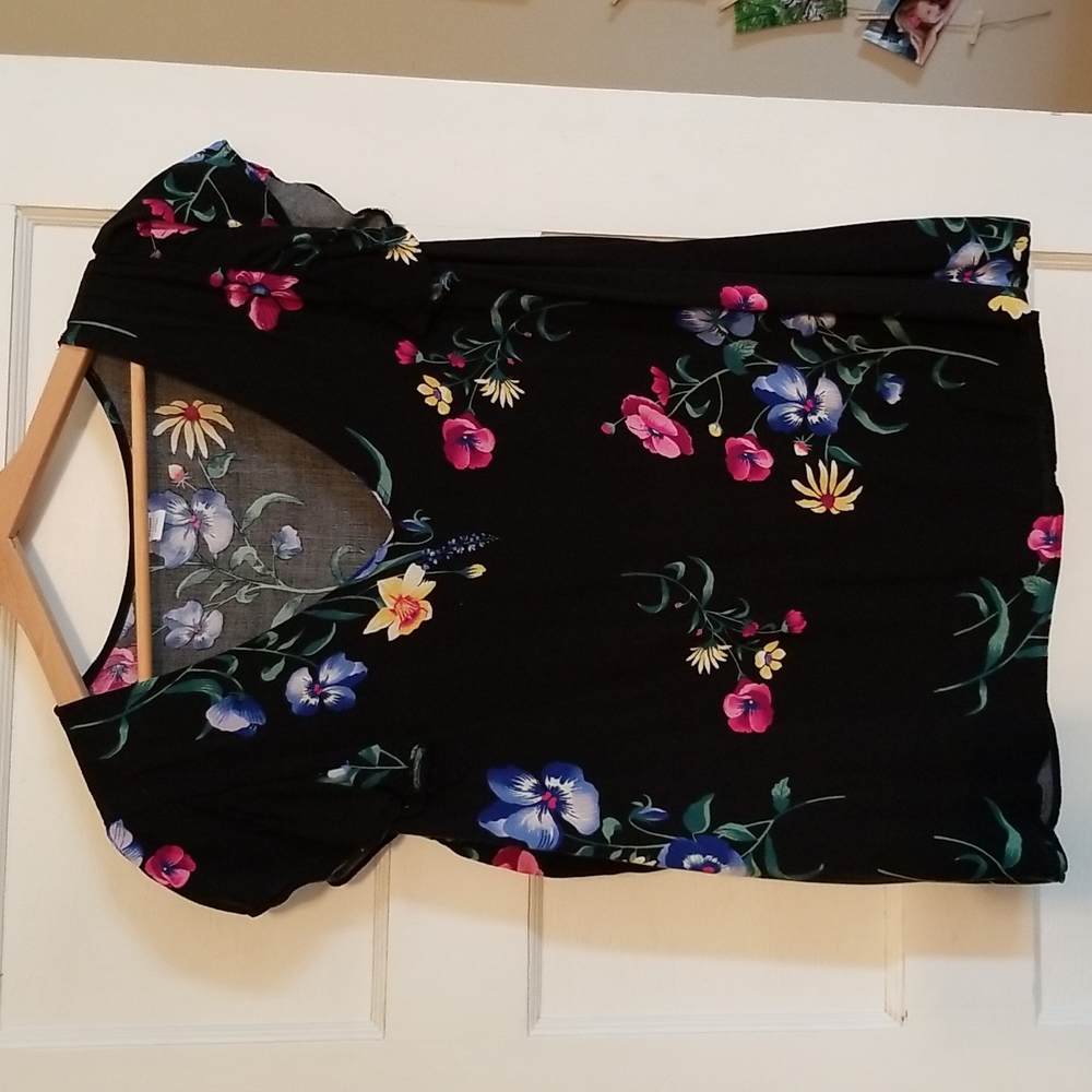 Black floral tank top